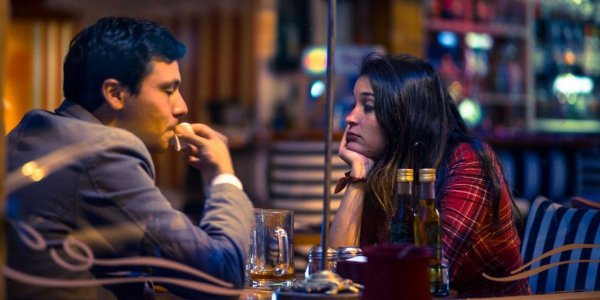 boring-conversation-diner-couple-break-up-11